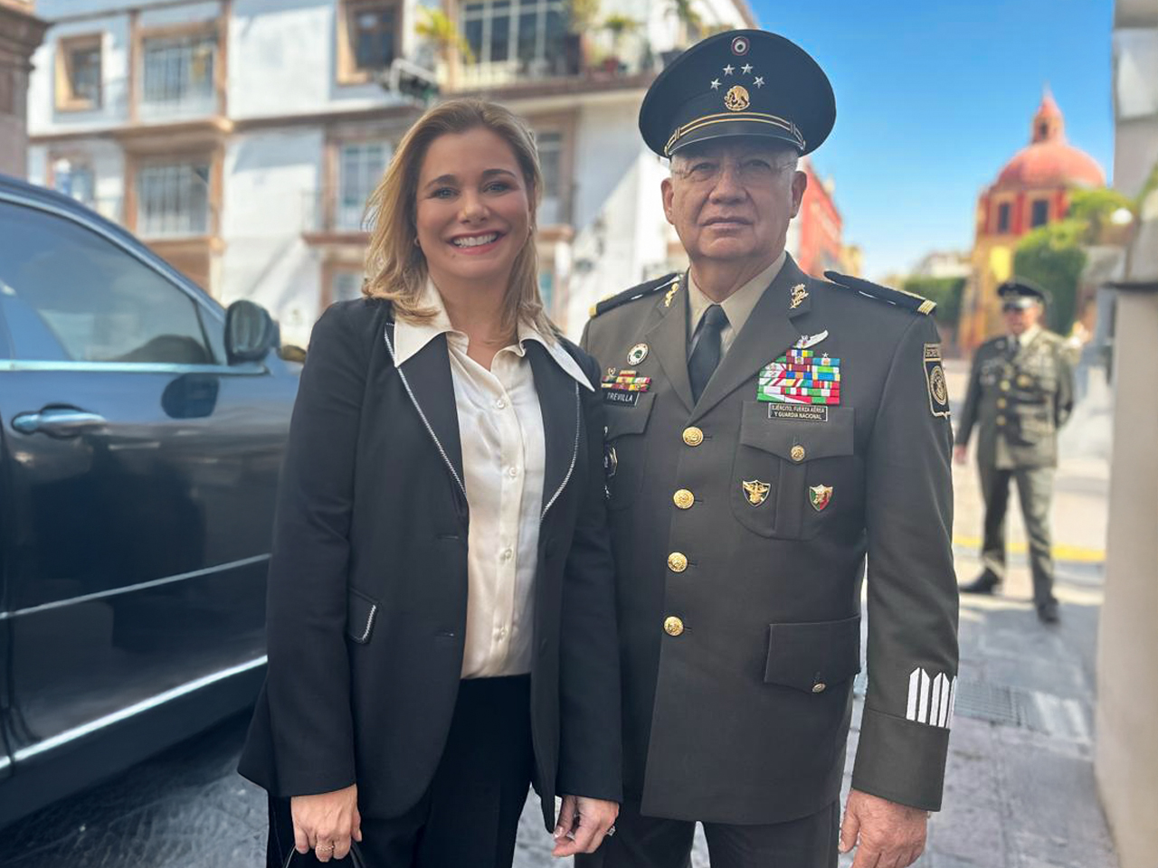 Maru Campos se reúne con secretario de la Defensa | Portal ...